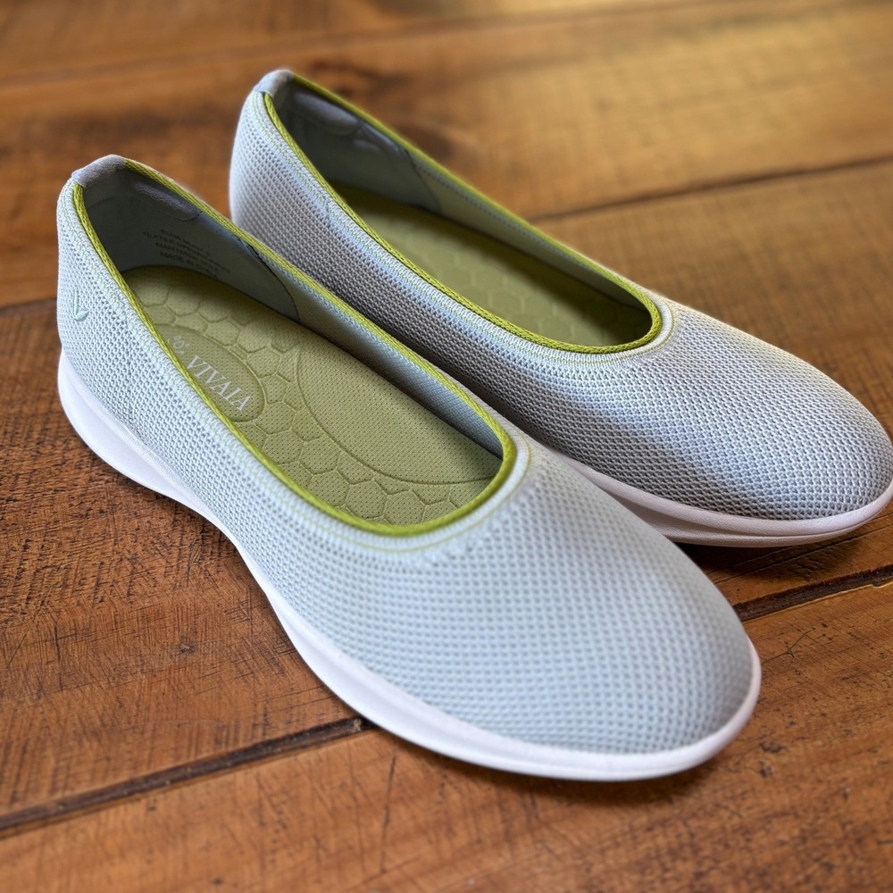 VIVAIA Womens Izabel Comfortable Round Toe Flat Shoes Light Blue/Gray Size 7.5